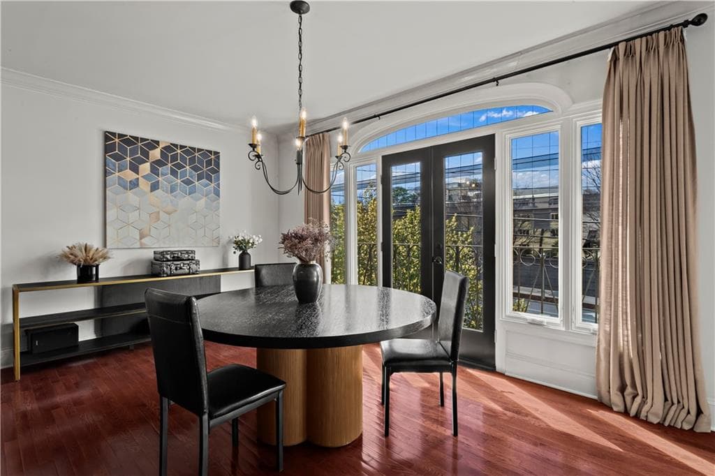 2 bedroom, 2 bathroom, 1,620 sq ft condominium under contract at 3638 Peachtree Road 306, Atlanta, GA 30319 — photo 9