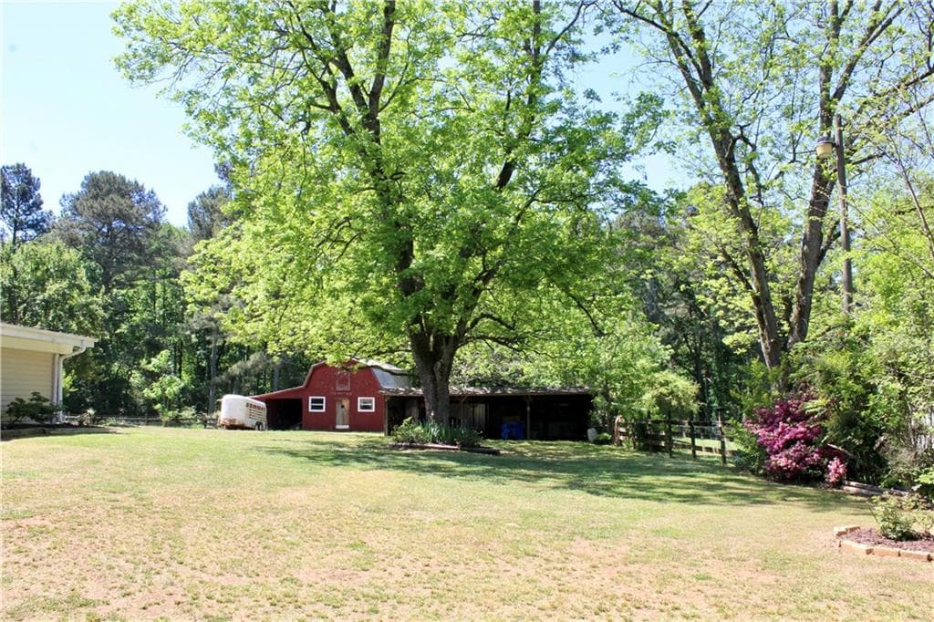 3 bedroom, 2 bathroom, 1,937 sq ft single family residence for sale at 394 NW Hwy 211, Winder, GA 30680 — photo 6