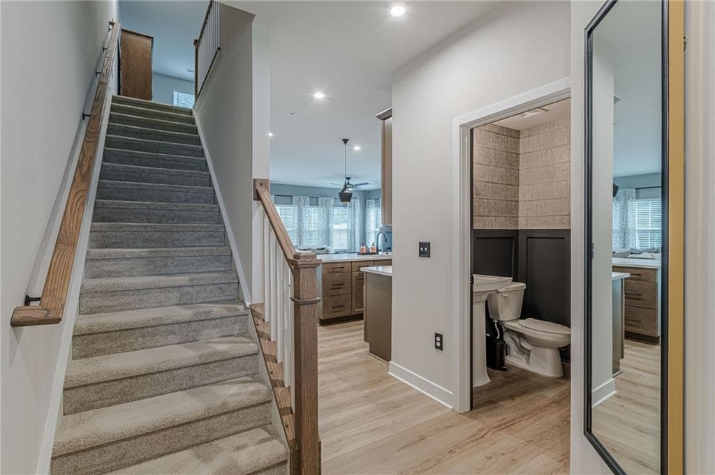 3 bedroom, 3 bathroom, 1,933 sq ft townhouse for sale at 255 Climbing Ivy Circle, Fayetteville, GA 30214 — photo 4