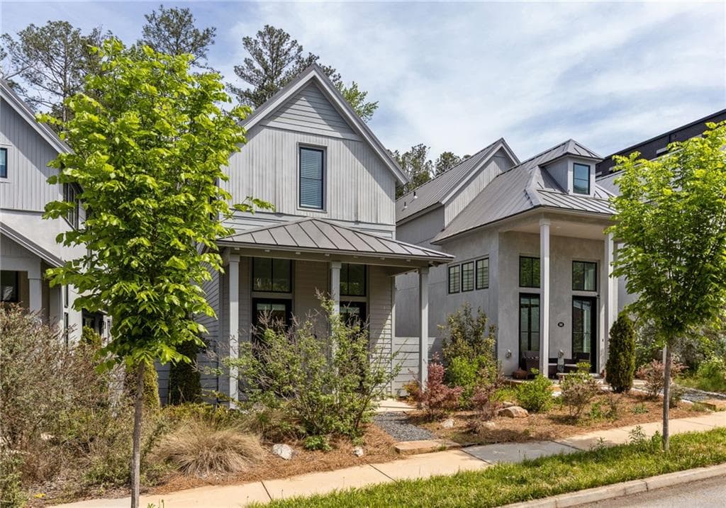2 bedroom, 2 bathroom, 1,100 sq ft single family residence for sale at 139 Mado Lane, Chattahoochee Hills, GA 30268 — photo 1 of 19