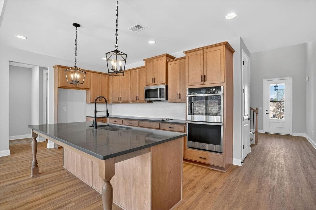 4 bedroom, 3 bathroom, 2,443 sq ft single family residence for sale at 174 Classic Overlook Lot 22A, Homer, GA 30547 — photo 2