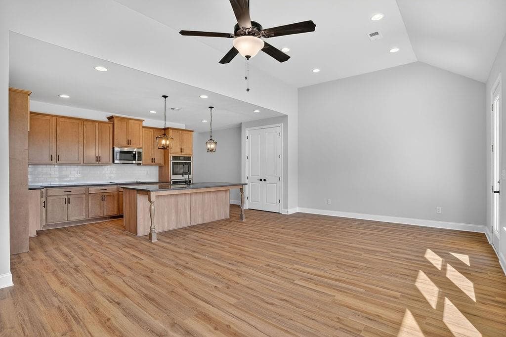 4 bedroom, 3 bathroom, 2,443 sq ft single family residence for sale at 174 Classic Overlook Lot 22A, Homer, GA 30547 — photo 6
