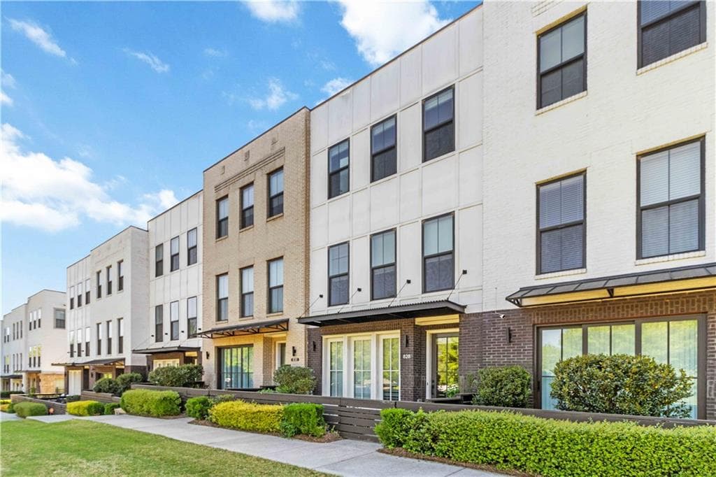 828 Constellation Drive, Decatur, GA 30033 — most recent listing photo