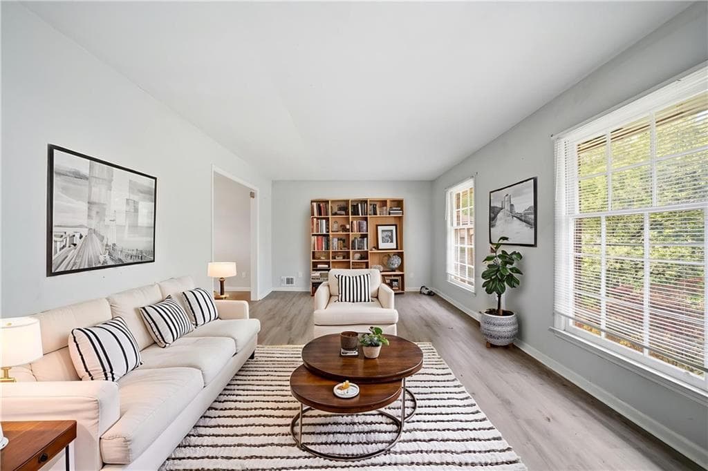 4 bedroom, 3 bathroom, 1,701 sq ft single family residence under contract at 2719 Galaxy Court, Decatur, GA 30034 — photo 2