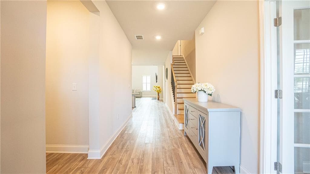 5 bedroom, 5 bathroom, 3,998 sq ft single family residence for sale at 585 Briard Drive, Buford, GA 30518 — photo 5