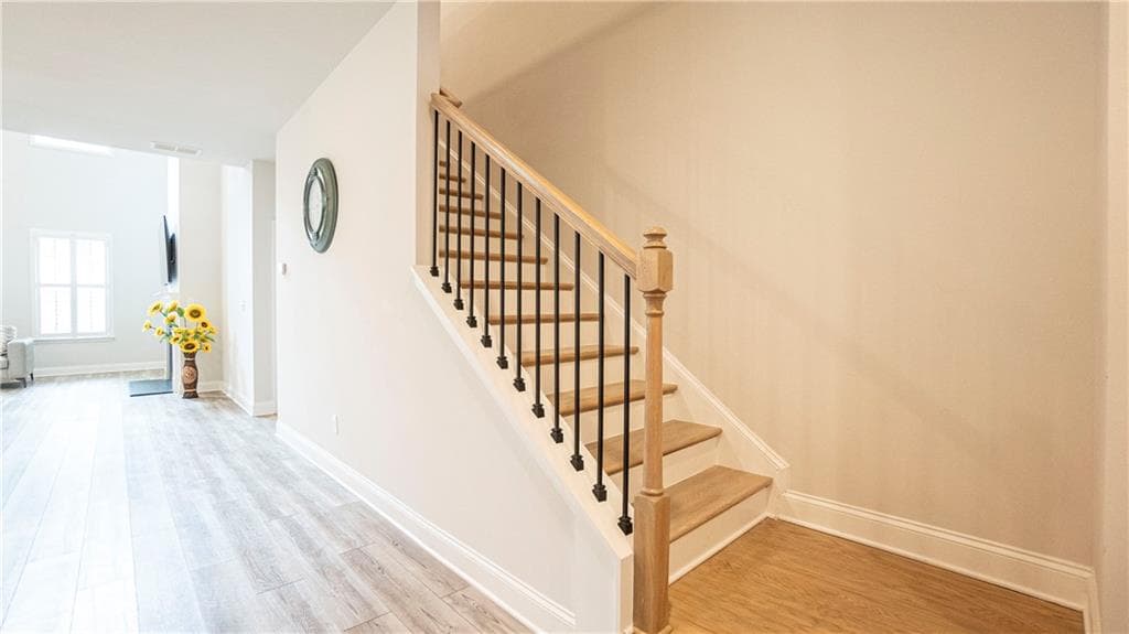 5 bedroom, 5 bathroom, 3,998 sq ft single family residence for sale at 585 Briard Drive, Buford, GA 30518 — photo 9