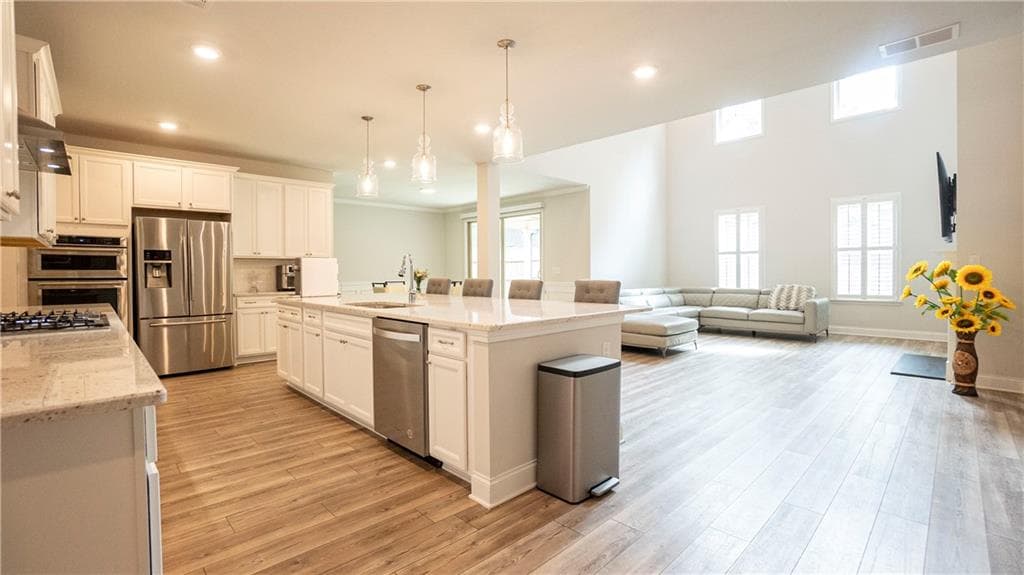 5 bedroom, 5 bathroom, 3,998 sq ft single family residence for sale at 585 Briard Drive, Buford, GA 30518 — photo 10