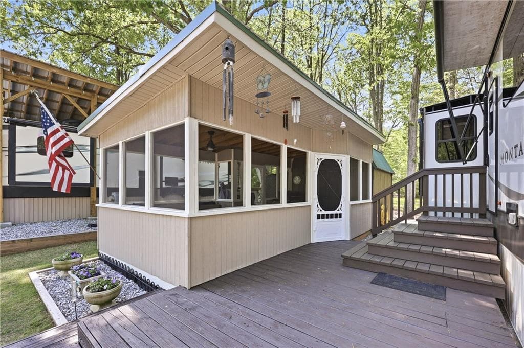 1 bedroom, 1 bathroom, 414 sq ft single family residence for sale at 320 Leisure Acres Drive, Cleveland, GA 30528 — photo 2
