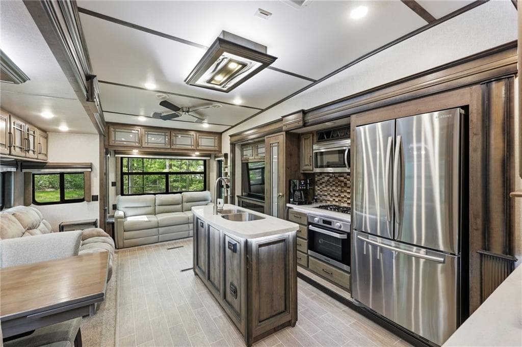 1 bedroom, 1 bathroom, 414 sq ft single family residence for sale at 320 Leisure Acres Drive, Cleveland, GA 30528 — photo 4
