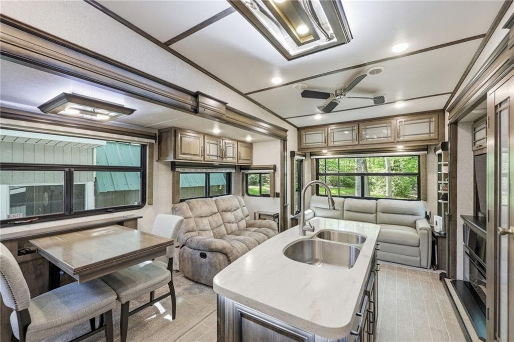 1 bedroom, 1 bathroom, 414 sq ft single family residence for sale at 320 Leisure Acres Drive, Cleveland, GA 30528 — photo 5