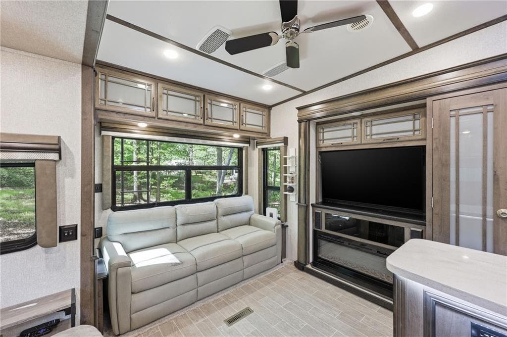 1 bedroom, 1 bathroom, 414 sq ft single family residence for sale at 320 Leisure Acres Drive, Cleveland, GA 30528 — photo 9