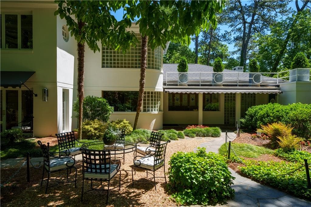 3 bedroom, 4 bathroom, 4,553 sq ft single family residence for sale at 1020 W Wesley Road, Atlanta, GA 30327 — photo 4