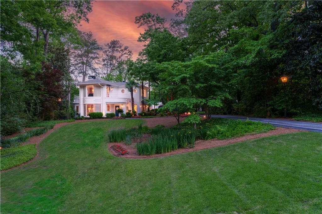 3 bedroom, 4 bathroom, 4,553 sq ft single family residence for sale at 1020 W Wesley Road, Atlanta, GA 30327 — photo 5