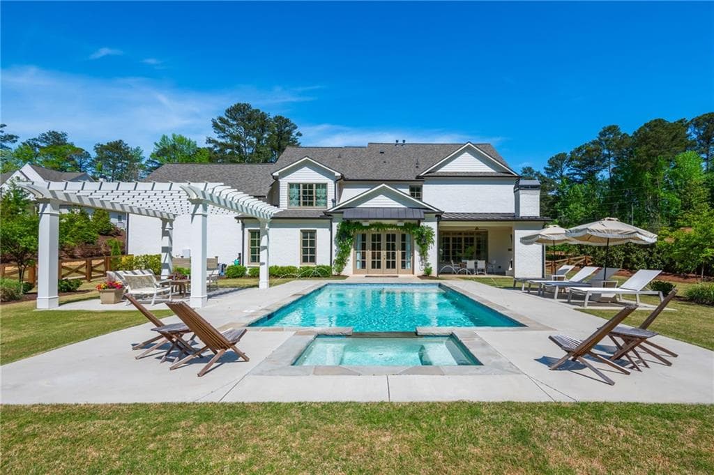 6 bedroom, 6 bathroom, 5,568 sq ft single family residence for sale at 4184 Thompson Mill Road, Buford, GA 30519 — photo 5