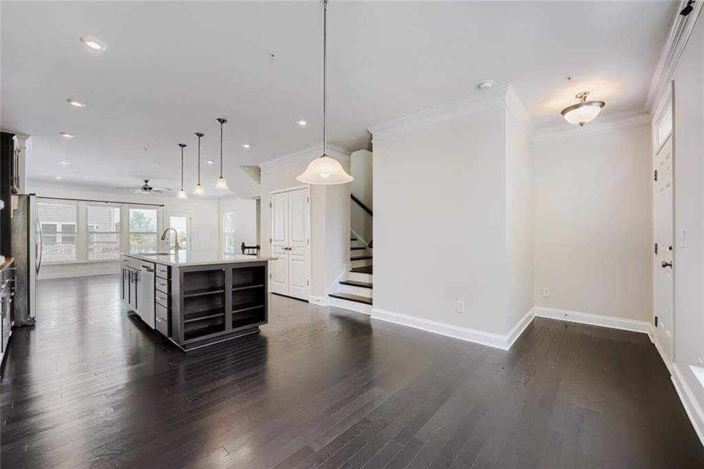 3 bedroom, 4 bathroom, 2,024 sq ft townhouse under contract at 611 Hanlon Way, Alpharetta, GA 30009 — photo 9