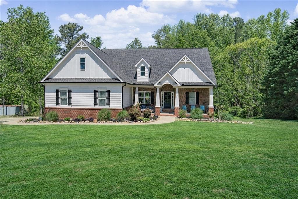 3 bedroom, 2 bathroom, 2,079 sq ft single family residence for sale at 114 Ray Cole Road Extension, Dallas, GA 30157 — photo 1 of 40