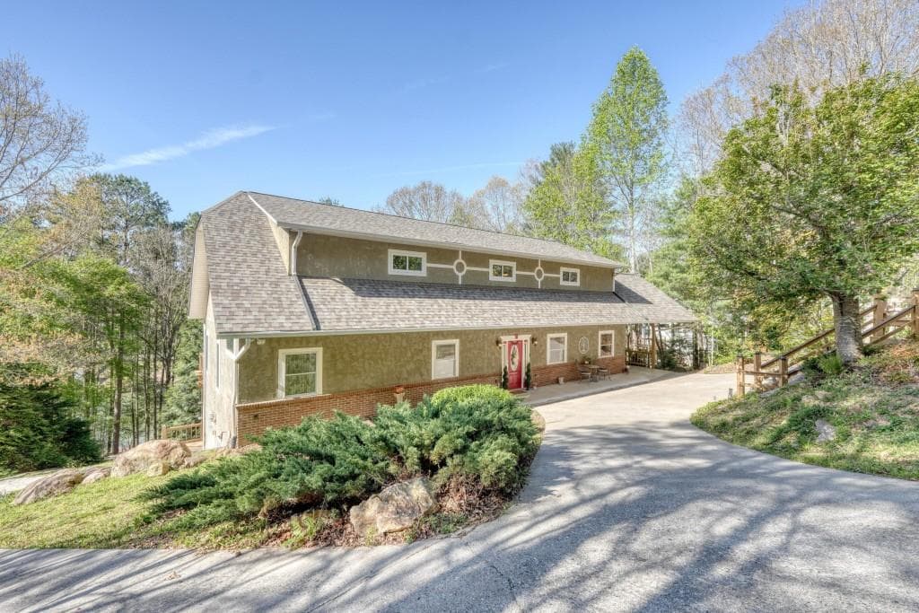4 bedroom, 3 bathroom, 4,877 sq ft single family residence for sale at 92 Notla Vista I, Blairsville, GA 30512 — photo 5