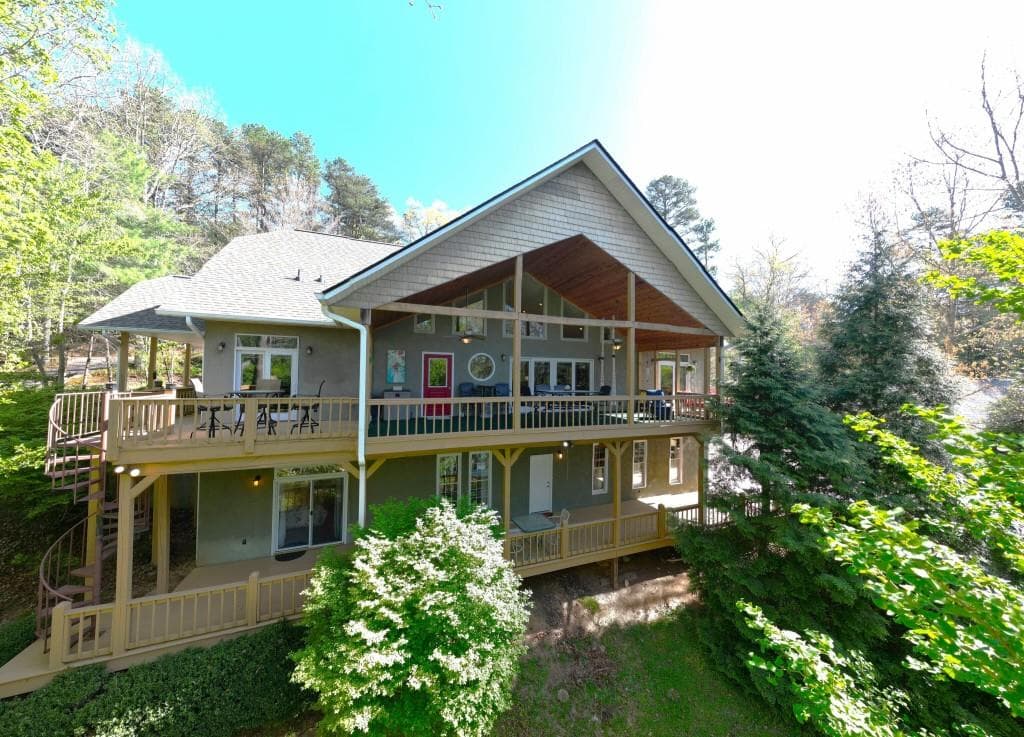 4 bedroom, 3 bathroom, 4,877 sq ft single family residence for sale at 92 Notla Vista I, Blairsville, GA 30512