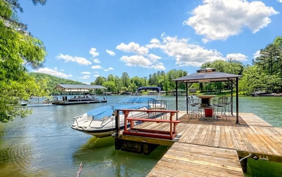 4 bedroom, 3 bathroom, 4,877 sq ft single family residence for sale at 92 Notla Vista I, Blairsville, GA 30512 — photo 2