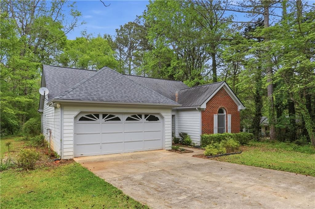 3 bedroom, 2 bathroom, 1,310 sq ft single family residence for sale at 120 Brookstone Court, Athens, GA 30605 — photo 6