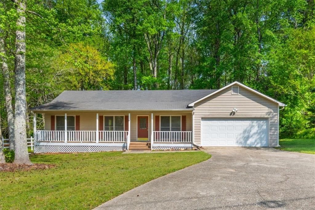 3 bedroom, 2 bathroom, 1,405 sq ft single family residence for sale at 1544 Pine Creek Way, Lawrenceville, GA 30043 — photo 1 of 47