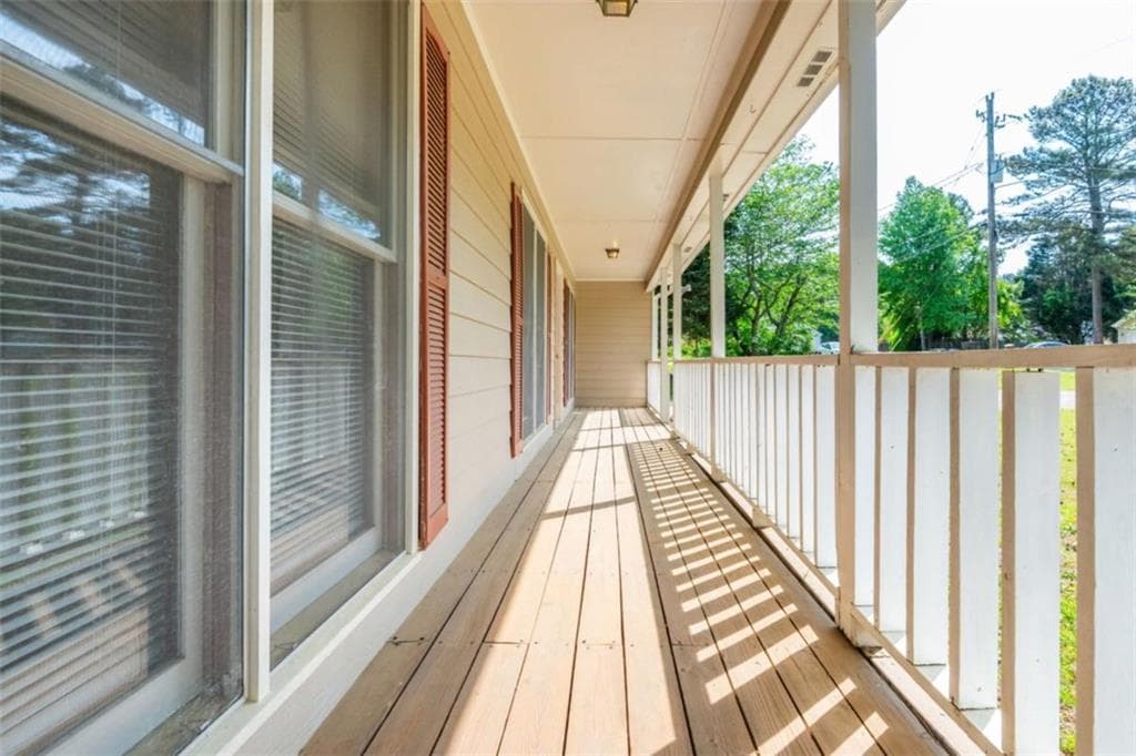 3 bedroom, 2 bathroom, 1,405 sq ft single family residence for sale at 1544 Pine Creek Way, Lawrenceville, GA 30043 — photo 3