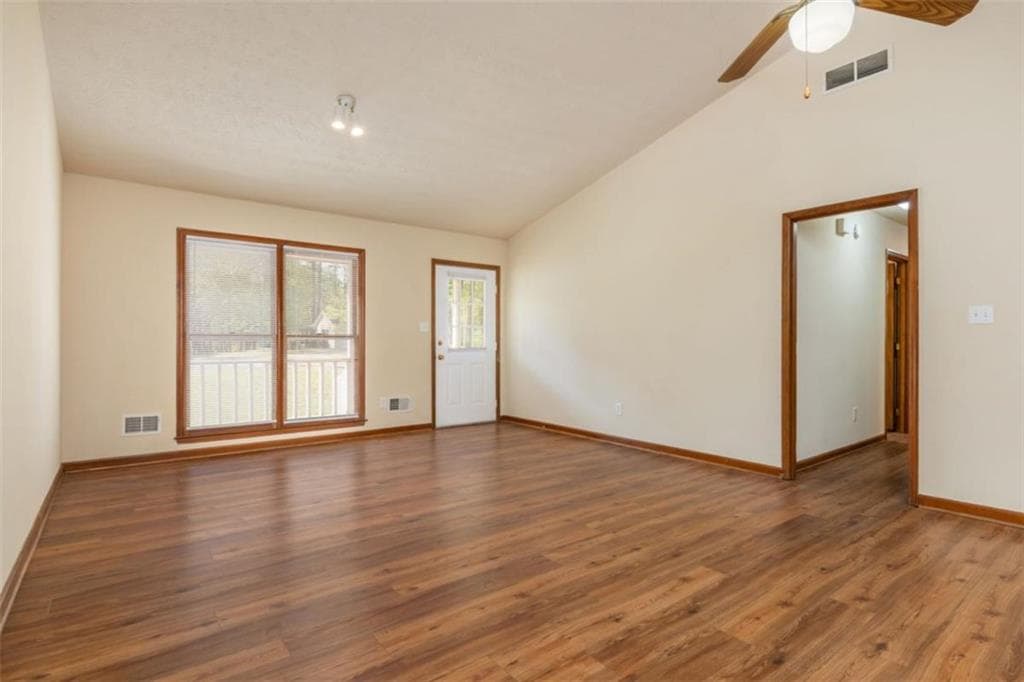 3 bedroom, 2 bathroom, 1,405 sq ft single family residence for sale at 1544 Pine Creek Way, Lawrenceville, GA 30043 — photo 7