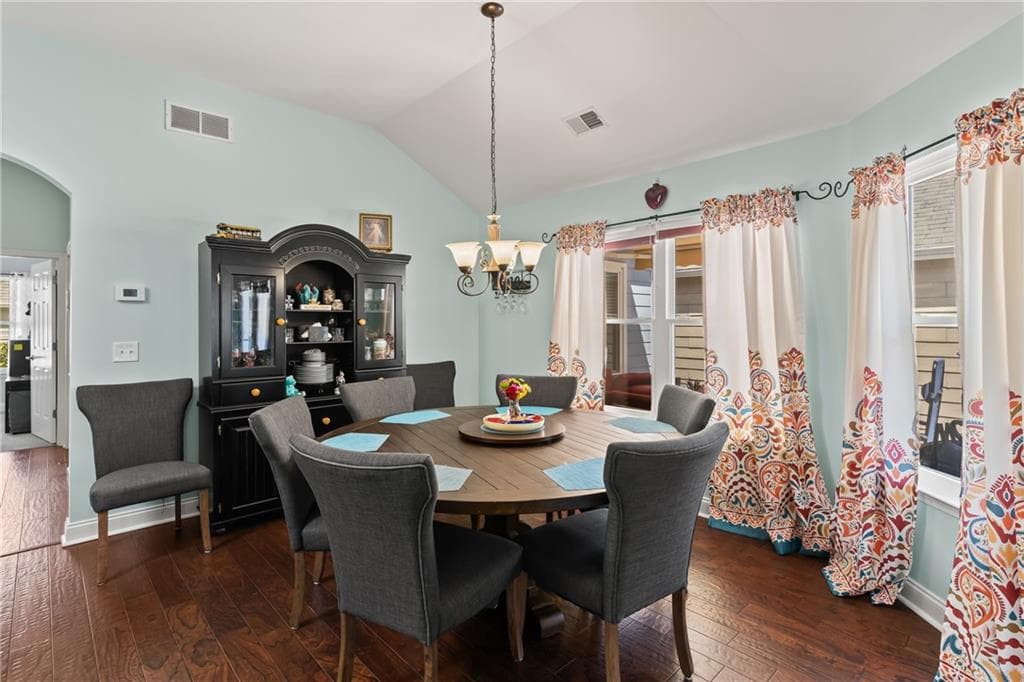2 bedroom, 2 bathroom, 1,714 sq ft single family residence under contract at 315 Winthrope Drive, Woodstock, GA 30188 — photo 10