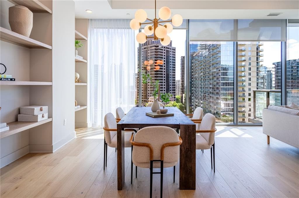 3 bedroom, 3 bathroom, 2,547 sq ft condominium sold at 40 12th Street 1505, Atlanta, GA 30309