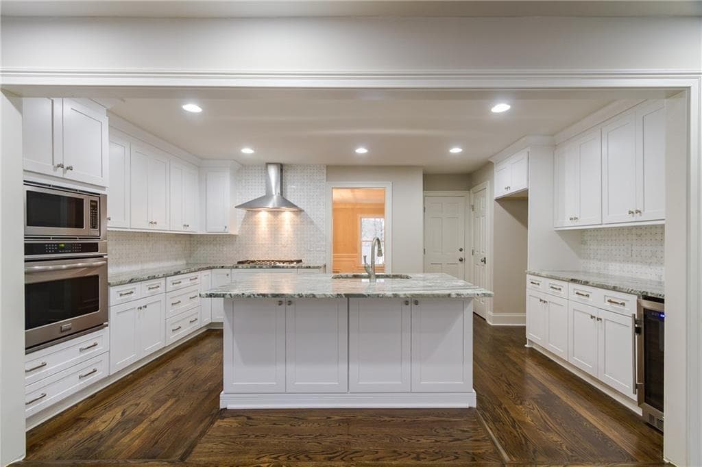 5 bedroom, 3 bathroom, 5,137 sq ft single family residence under contract at 1565 Summerset Drive, Atlanta, GA 30338 — photo 8