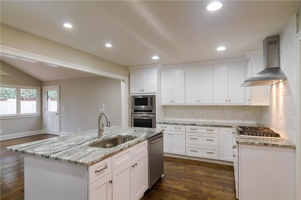 5 bedroom, 3 bathroom, 5,137 sq ft single family residence under contract at 1565 Summerset Drive, Atlanta, GA 30338 — photo 10