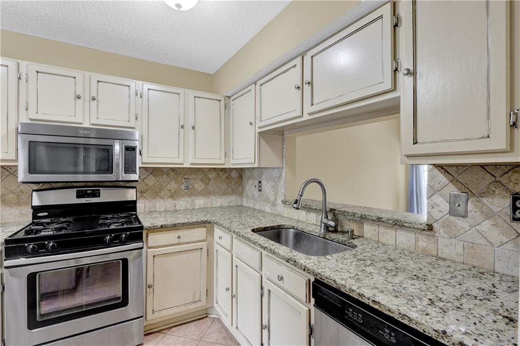 2 bedroom, 3 bathroom, 1,356 sq ft townhouse for sale at 3223 Long Iron Drive, Lawrenceville, GA 30044 — photo 3