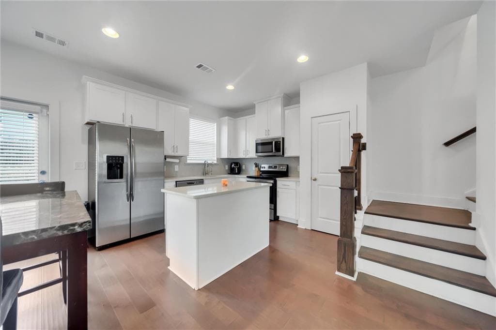 3 bedroom, 3 bathroom, 1,531 sq ft townhouse for sale at 6410 Shalks Crossing Drive, Lithonia, GA 30058 — photo 6