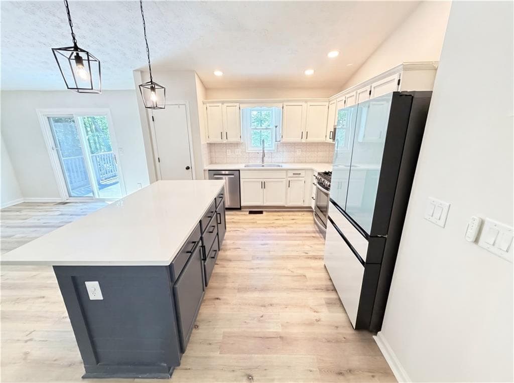 3 bedroom, 2 bathroom, 1,887 sq ft single family residence for sale at 1327 Towne Harbor Trail, Woodstock, GA 30189 — photo 2
