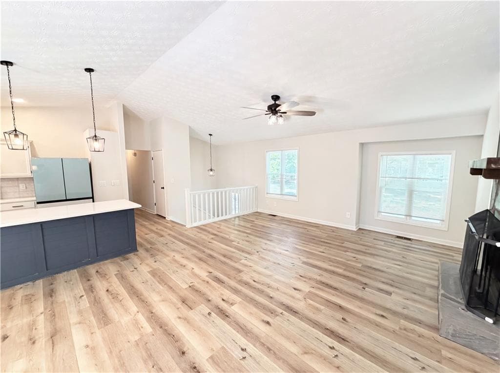 3 bedroom, 2 bathroom, 1,887 sq ft single family residence for sale at 1327 Towne Harbor Trail, Woodstock, GA 30189 — photo 7