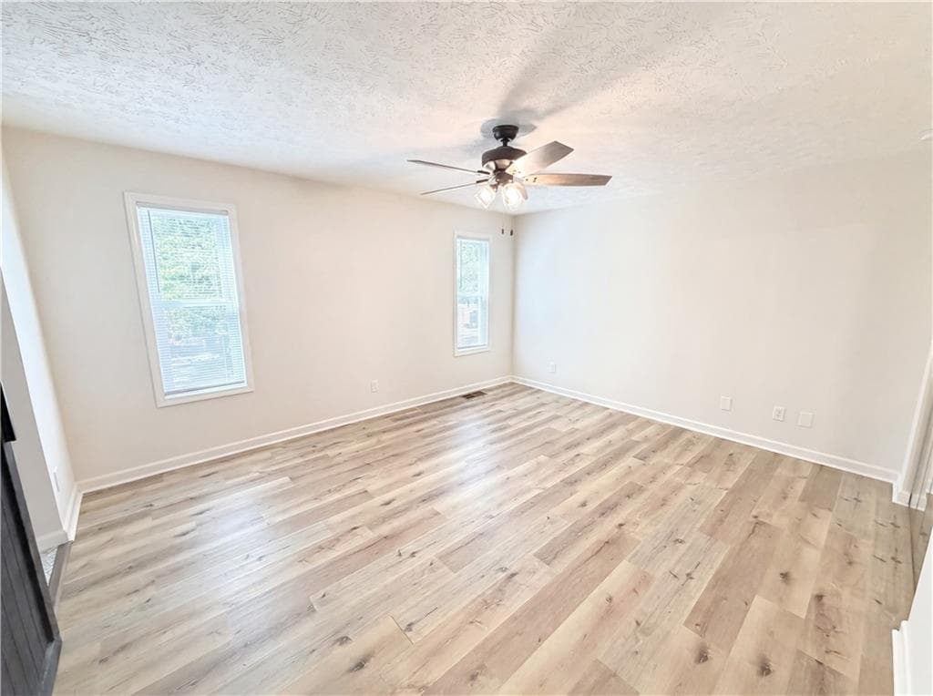 3 bedroom, 2 bathroom, 1,887 sq ft single family residence for sale at 1327 Towne Harbor Trail, Woodstock, GA 30189 — photo 8