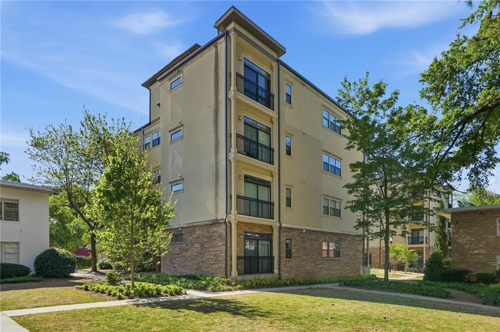 1 bedroom, 1 bathroom, 723 sq ft condominium for sale at 2230 Cheshire Bridge Road 501, Atlanta, GA 30324
