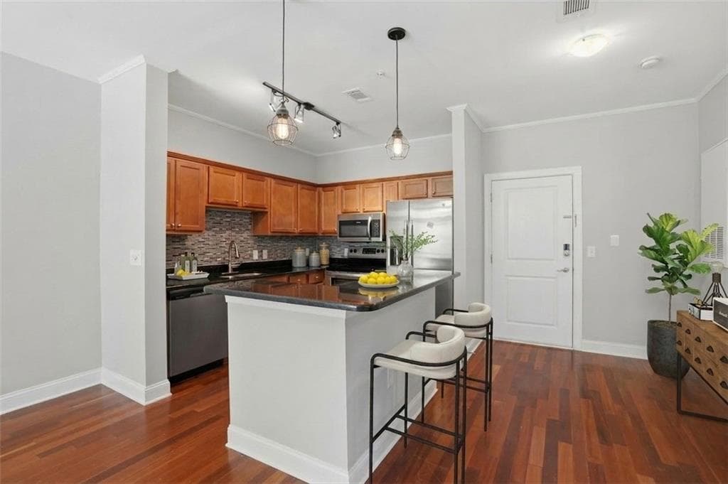 1 bedroom, 1 bathroom, 723 sq ft condominium for sale at 2230 Cheshire Bridge Road 501, Atlanta, GA 30324 — photo 4