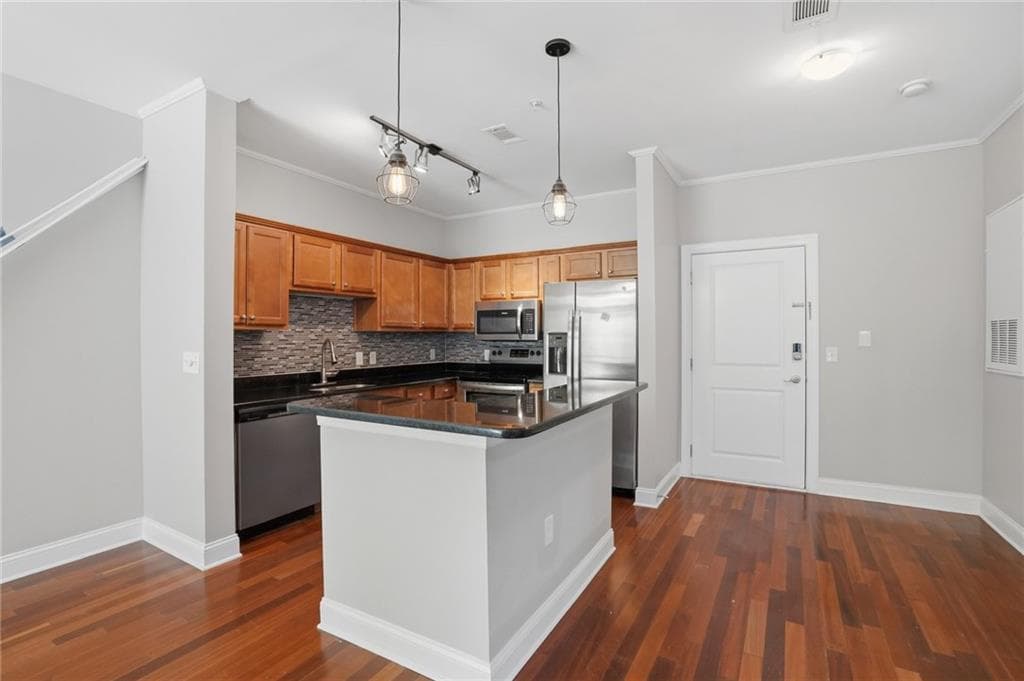 1 bedroom, 1 bathroom, 723 sq ft condominium for sale at 2230 Cheshire Bridge Road 501, Atlanta, GA 30324 — photo 5