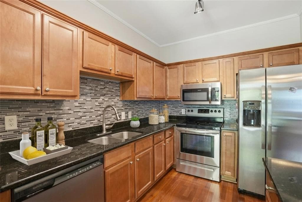 1 bedroom, 1 bathroom, 723 sq ft condominium for sale at 2230 Cheshire Bridge Road 501, Atlanta, GA 30324 — photo 7