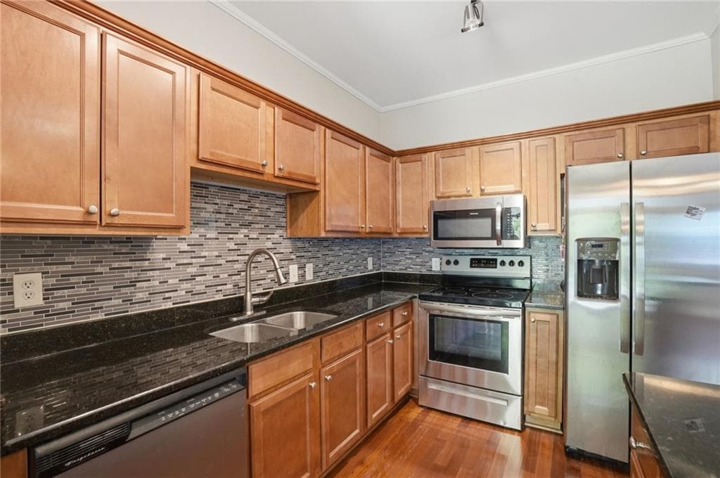 1 bedroom, 1 bathroom, 723 sq ft condominium for sale at 2230 Cheshire Bridge Road 501, Atlanta, GA 30324 — photo 8