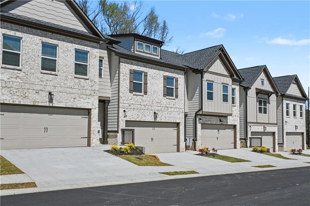 4 bedroom, 3 bathroom, 2,300 sq ft townhouse sold at 4301 Fern River Bend 20, Norcross, GA 30093
