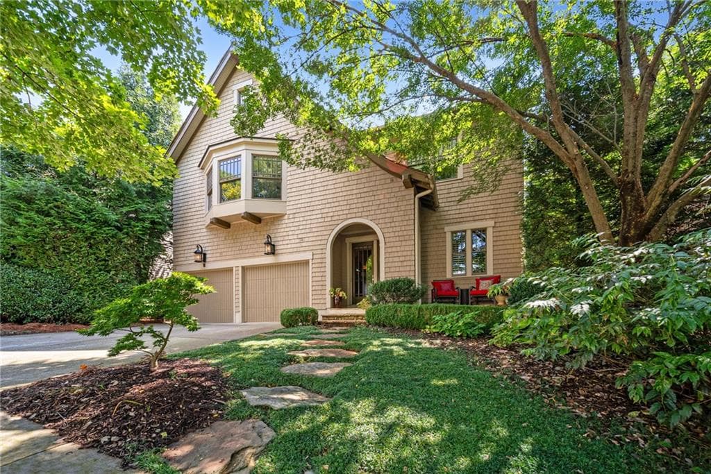5 bedroom, 5 bathroom, 4,540 sq ft single family residence for sale at 6920 Bucks Road, Cumming, GA 30040 — photo 8