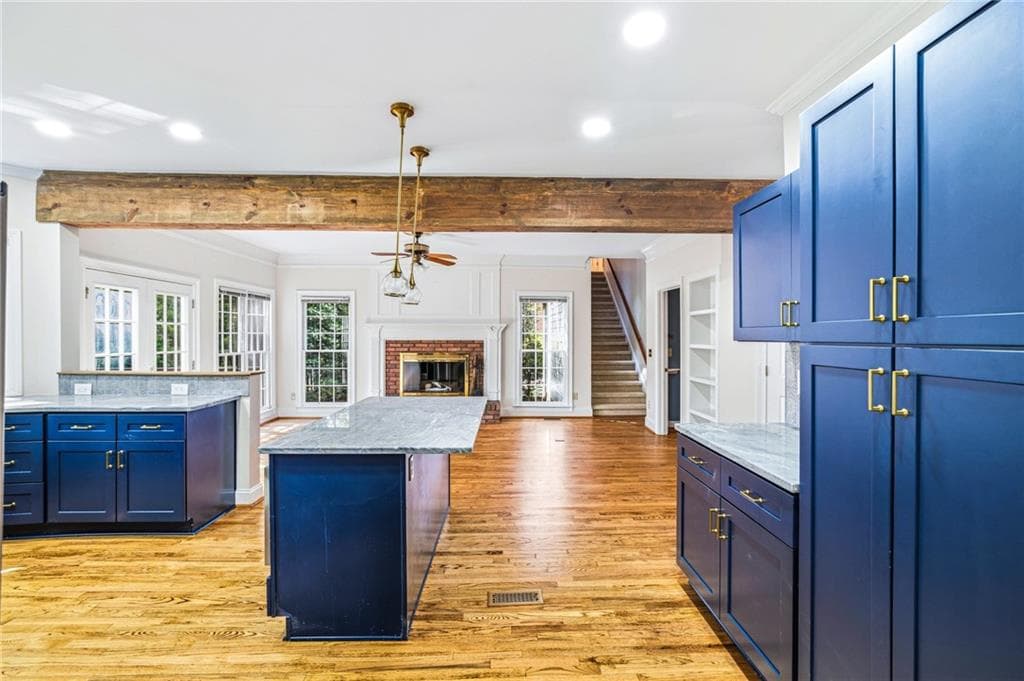 5 bedroom, 4 bathroom, 4,854 sq ft single family residence for sale at 1664 Holly Lake Circle, Snellville, GA 30078 — photo 4