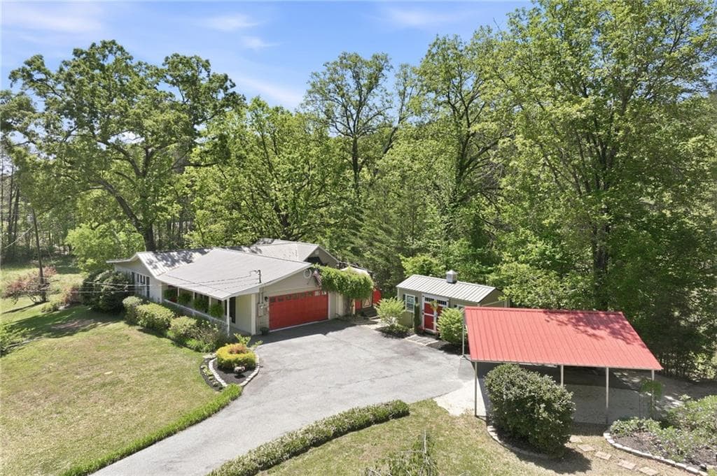 3 bedroom, 2 bathroom, 2,687 sq ft single family residence for sale at 238 Currahee Circle, Toccoa, GA 30577 — photo 4