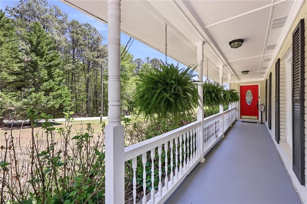 3 bedroom, 2 bathroom, 2,687 sq ft single family residence for sale at 238 Currahee Circle, Toccoa, GA 30577 — photo 7
