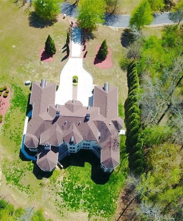 6 bedroom, 8 bathroom, 10,344 sq ft single family residence for sale at 6915 Prestons Estates, Atlanta, GA 30349 — photo 3