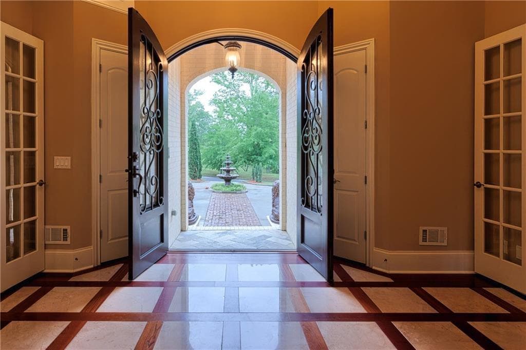6 bedroom, 8 bathroom, 10,344 sq ft single family residence for sale at 6915 Prestons Estates, Atlanta, GA 30349 — photo 6