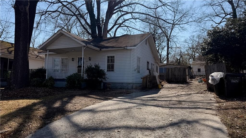 3 bedroom, 1 bathroom, 930 sq ft single family residence sold at 540 Lake Drive, Atlanta, GA 30354