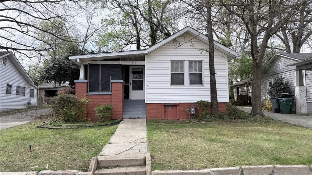 3 bedroom, 1 bathroom, 952 sq ft single family residence sold at 544 Lake Drive, Atlanta, GA 30354